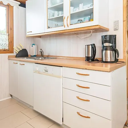 4 Person In Augustenborg-by Traum